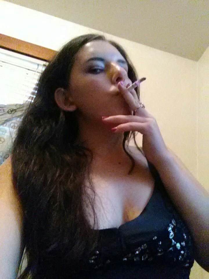 Chrissyconner8's tweet photo. Anyone with a smoking fetish? Nothing like a Skype session and a cigarette https://t.co/oBTFCd5ZEm