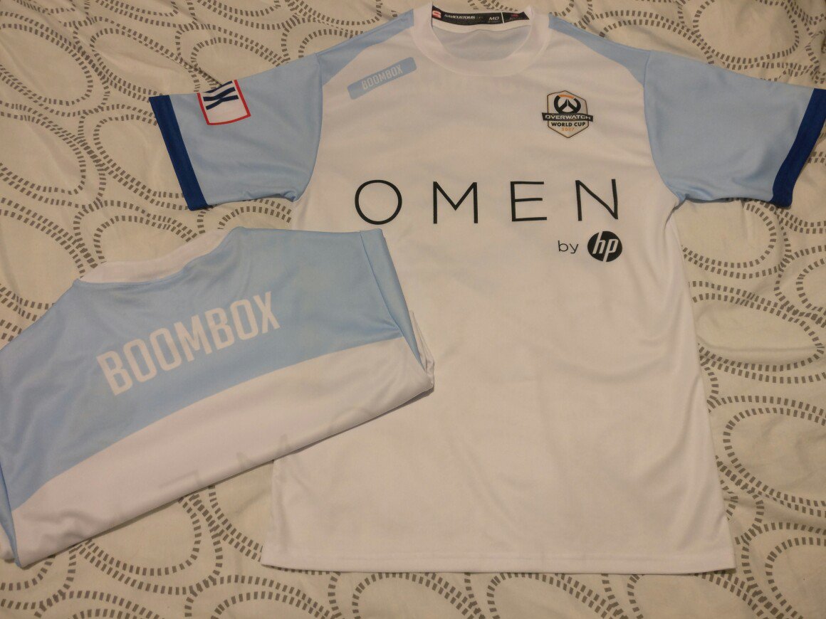 Boombox's tweet photo. I'm doing a Team UK Jersey from the world cup giveaway. Retweet and follow to enter! https://t.co/fXH8KnDsvP