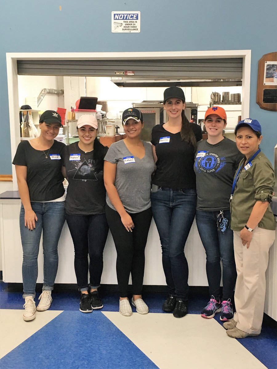 The_INN's tweet photo. The Suffolk chapter of New York State Society of CPAs got #INNvolved in #volunteering at the soup kitchen! https://t.co/sKxjCTdfLD https://t.co/Km8qEGwrUR