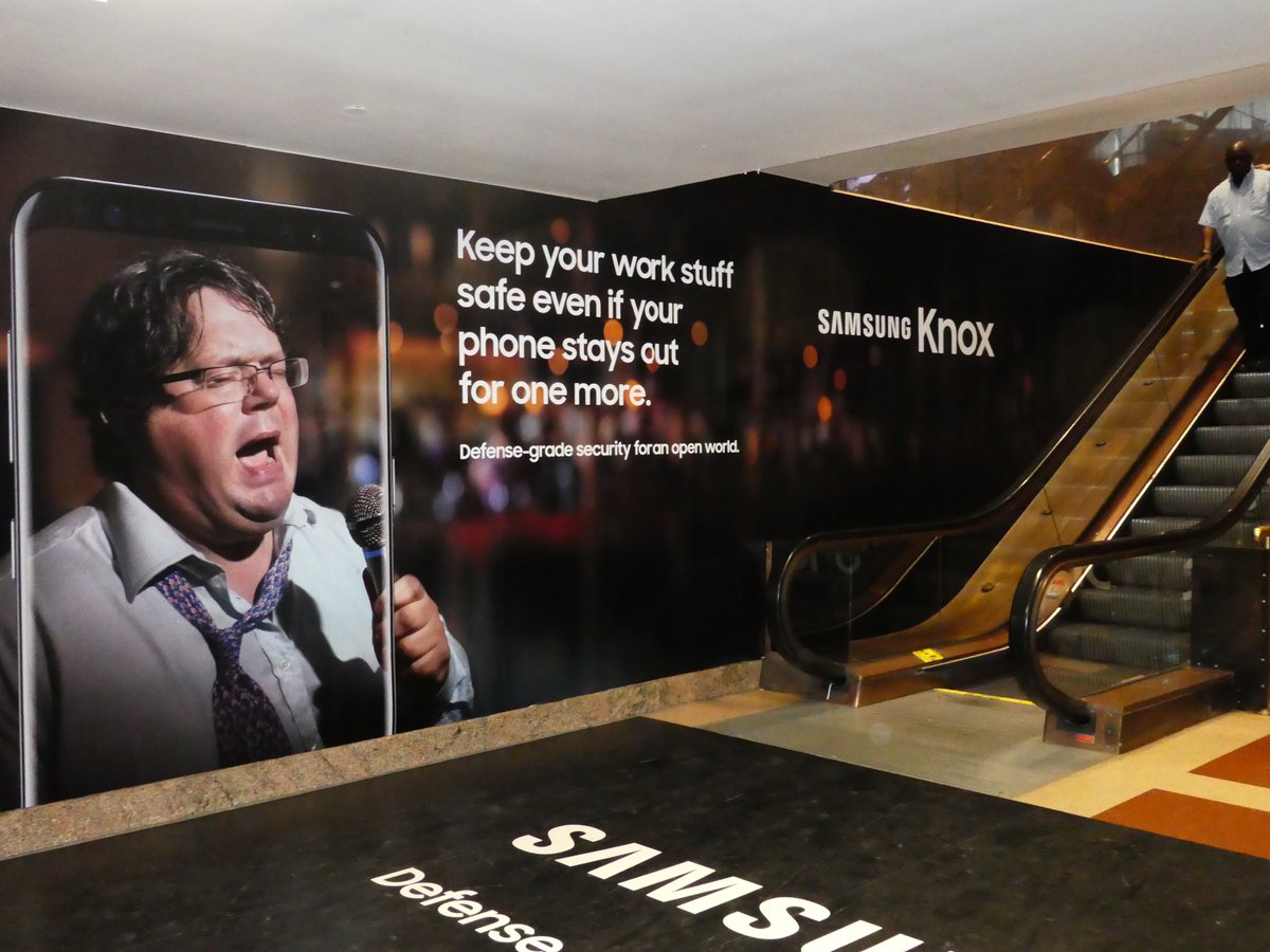 CCOutdoorNA's tweet photo. "Keep your work stuff safe even if your phone stays out for one more." #samsungknox #funnyads #OOH #stationdomination @SamsungMobileUS https://t.co/vyFRaPGn8l