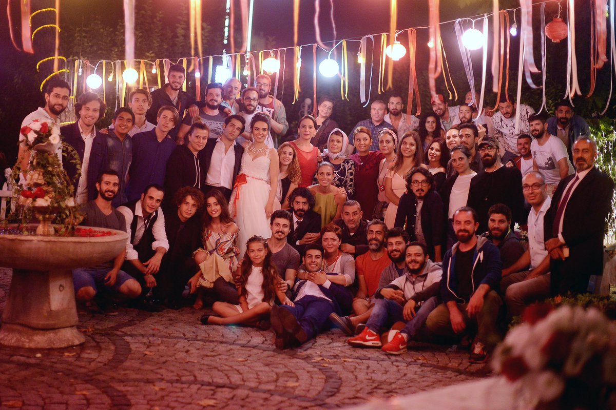Yapımda ve yayında emeği geçen tüm çalışma arkadaşlarımıza, 29 haftadır bizi yalnız bırakmayan seyircilerimize sonsuz teşekkürler. Eyvallah👋