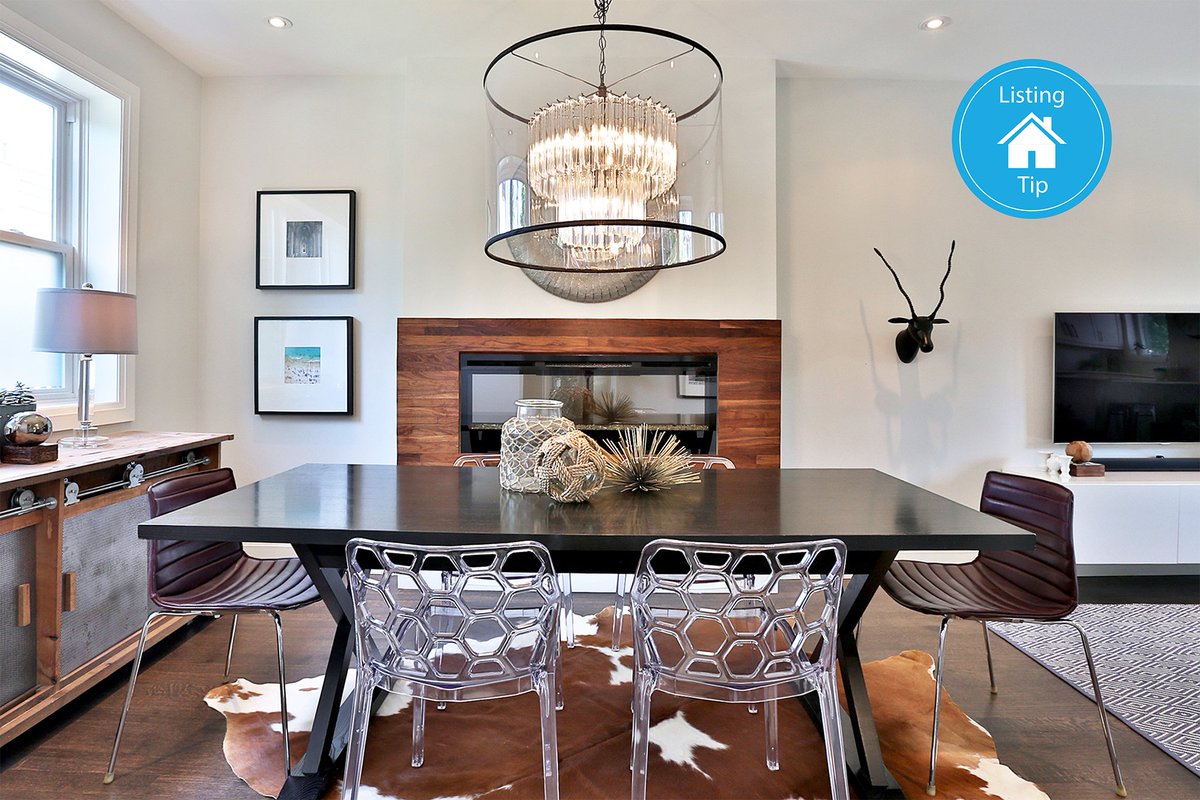 SlavensFreeman's tweet photo. #ListingTip! Update your old #chandelier or builder-grade fixture with contemporary lighting. https://t.co/C3iX63pETF #Torontorealestate https://t.co/6m6qjRiTVJ