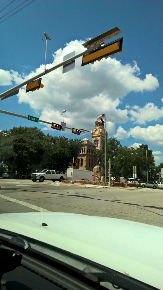 msmrphy's tweet image. #2HoustonIn Llano, we picked up a 5gal. Gas tank.  Good omen.  Also, the Llano river is normal.