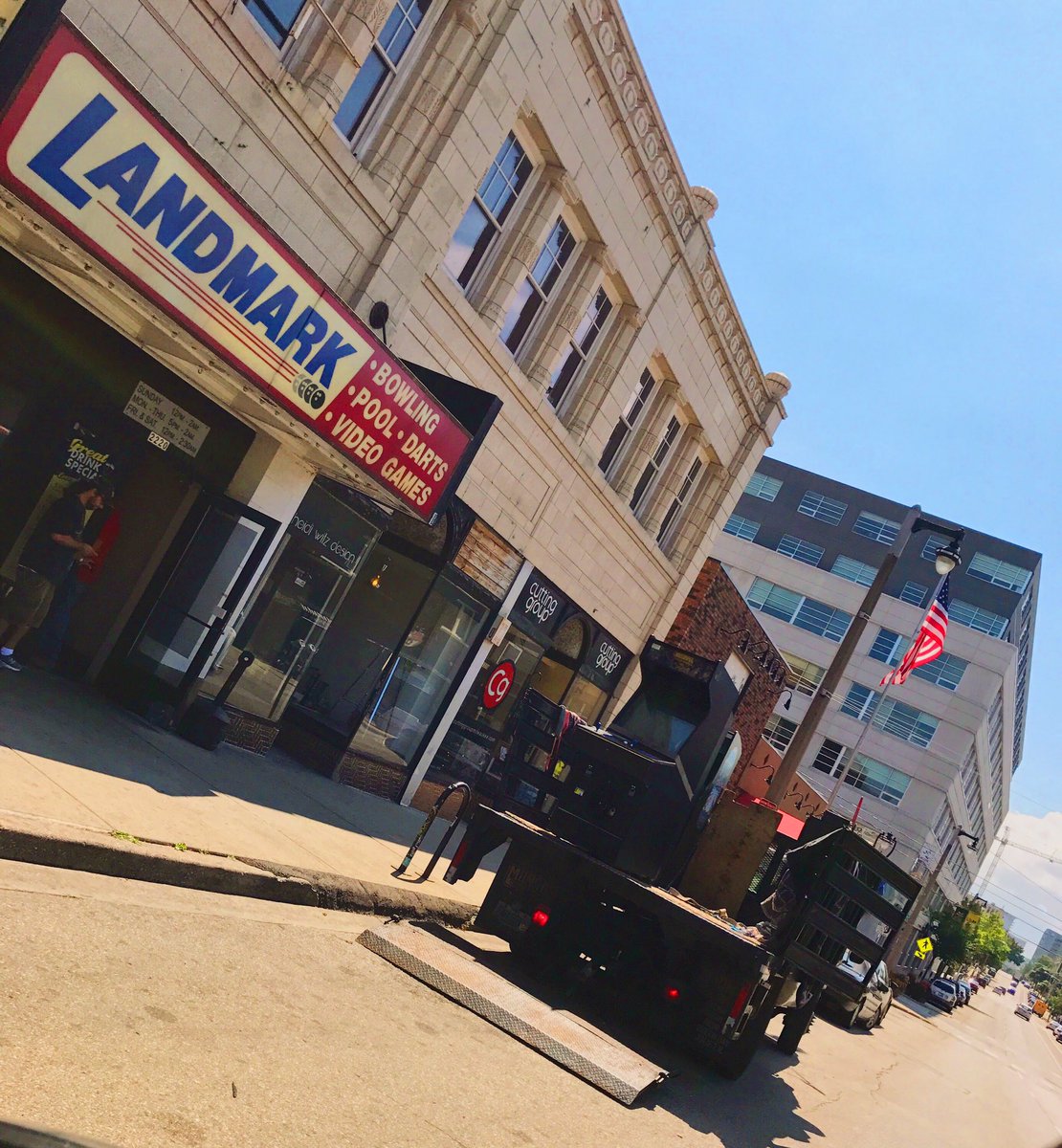 landmarklanes's tweet photo. Some exciting new additions have just arrived to the #LandmarkArcade. Stay tuned! 🕹👾 https://t.co/g8vRVPh5gj