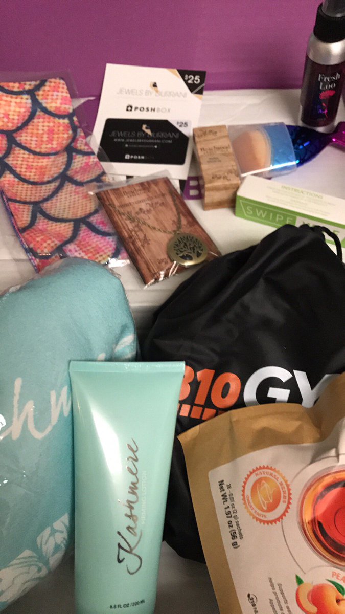 5k_chick's tweet photo. #poshbox arrived! 💕💕💕#mermaid #kashmere #beachwood #310gym #loveit @Kimzolciak thank you! https://t.co/aC6G7trlks