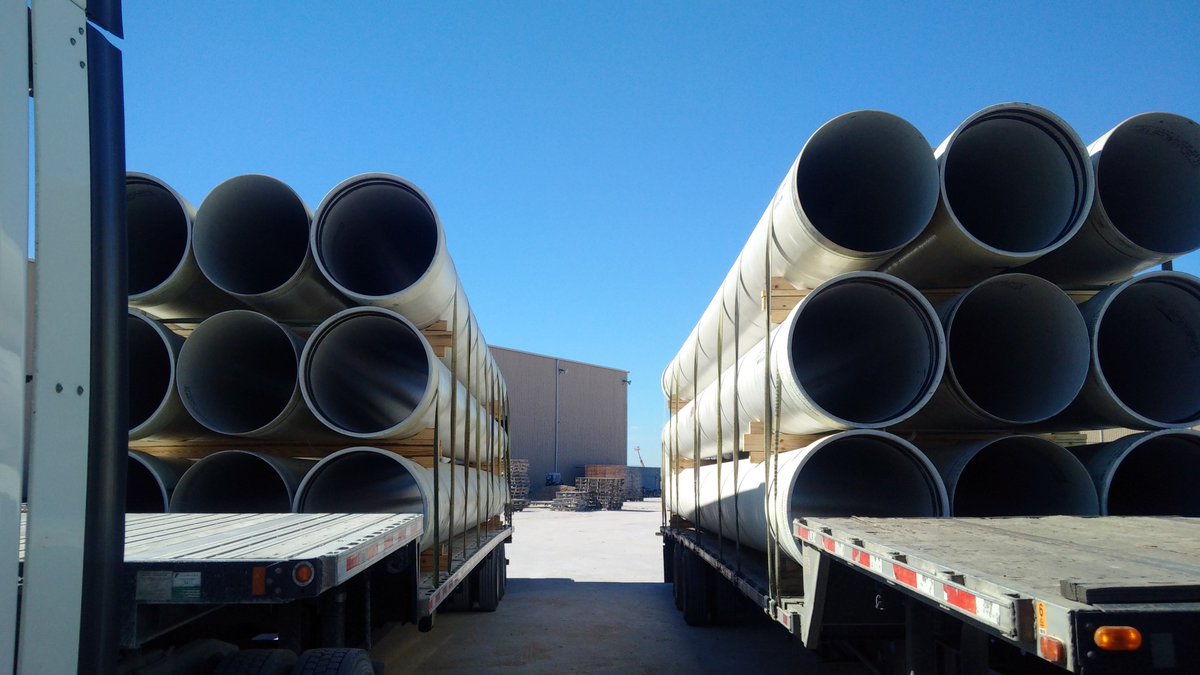 TPGpipe's tweet photo. TPG Pipeline Carriers loaded with Flowtite DN30 for the Port of Morrow, OR project. #TPGFleet #Transportation #PipelineCarriers #FlowtiteFRP https://t.co/79D0F1jCTT