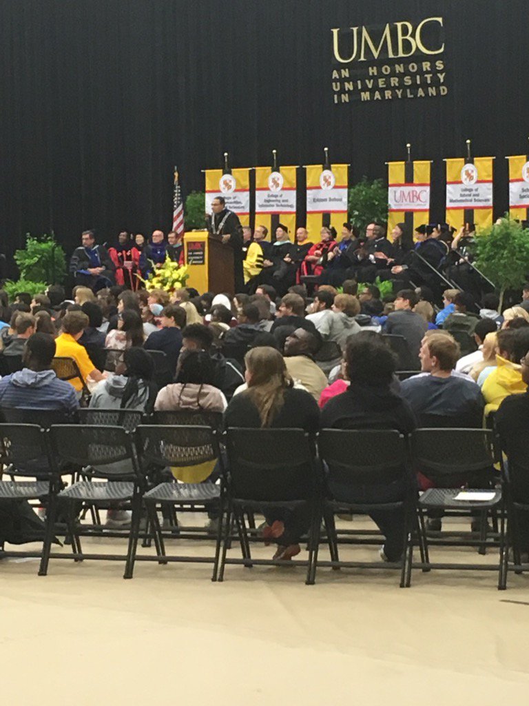 President Hrabowski welcoming the largest incoming class at UMBC! #GRIT #GREATNESS