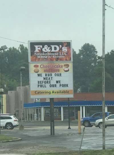 KeiliKw's tweet photo. What is our town lmao https://t.co/Sab9p7t8Xs
