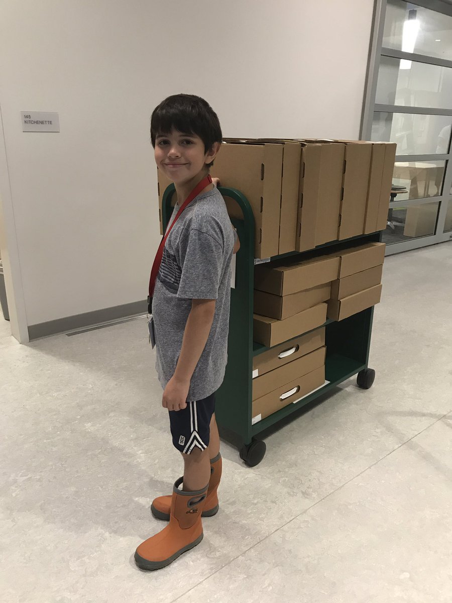 RussoErin's tweet photo. Thanks to all our wonderful volunteers helping to deliver School Supplies to classroom! https://t.co/PlFMgrQvVj
