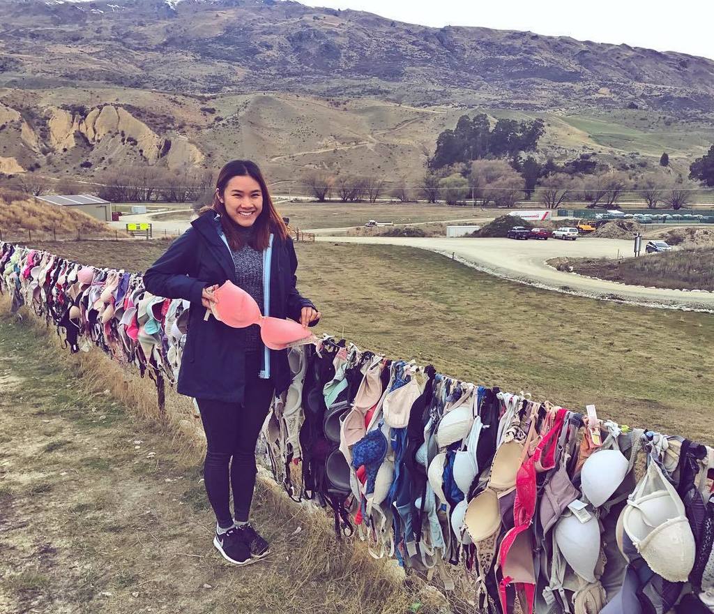 SimplyGlobetrot's tweet photo. A quick stop at the Bra Fence at Cardrona, what a great view! .
.
.
.
.
#nz #cardrona #brafence #newzealand #kiwip… https://t.co/3JDEXkEDO4 https://t.co/LOArTcZaJA