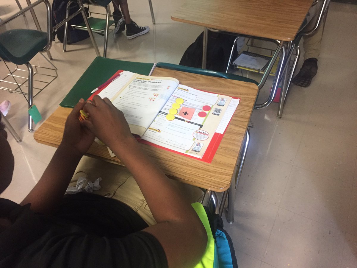segarrac's tweet photo. Great way to start helping Ss to build conceptual understanding! #manipulative #PinesMS @BrowardMath @BayukAlexandra @evans_ame https://t.co/UJ4BFwhVV2
