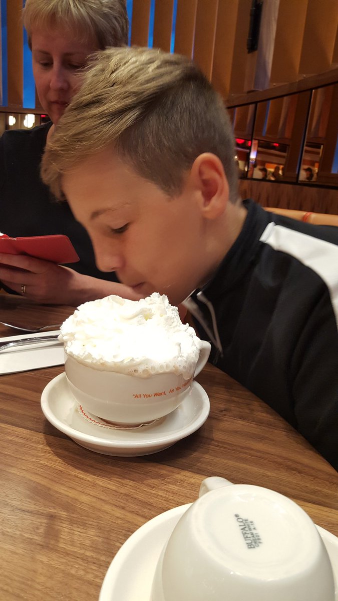 AndrewLeaper1's tweet photo. Matthew might need extra training Saturday @PaulBrownGK @Steady_01 @lukehirst10 #toomuchcream https://t.co/qHo06eqgQp