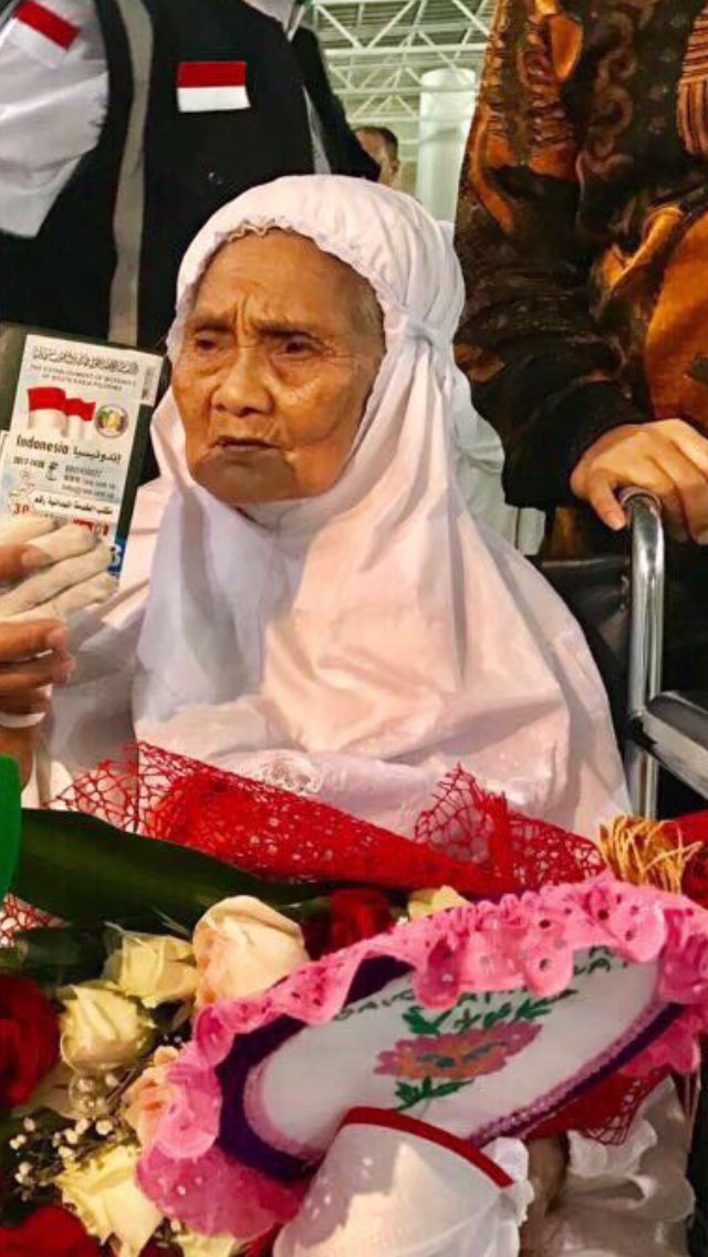 abca1419's tweet photo. اللهم يسر لها وتقبل منها
ومد في عمرها وبارك فيها

 #وصول_اكبر_معمره_للحج https://t.co/jEVWk9gKID