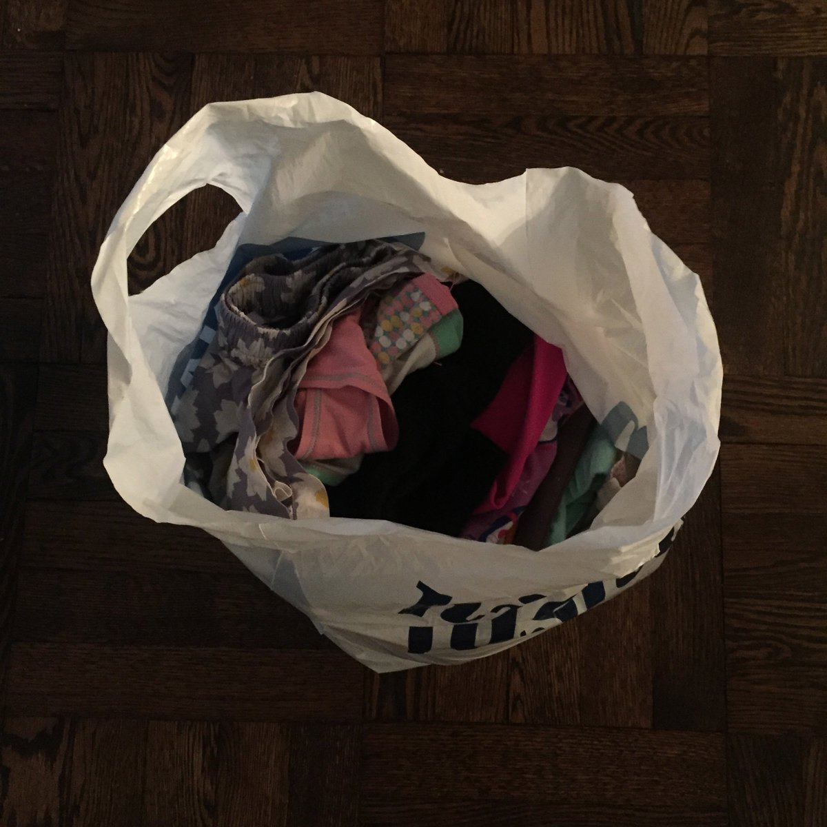 uptownamanda's tweet photo. Make sure to weed your children's clothes before you back-to-school-shop: #GoodHabits #BackToSchool #PerfectDaughterTips https://t.co/oKwYXhgikn