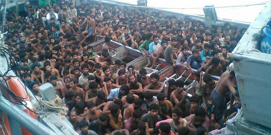 forzabesiktas's tweet photo. Do not you hear the screams of innocent people ? Will you keep watching? #Arakan @antonioguterres @UN https://t.co/zYCaobkG0w