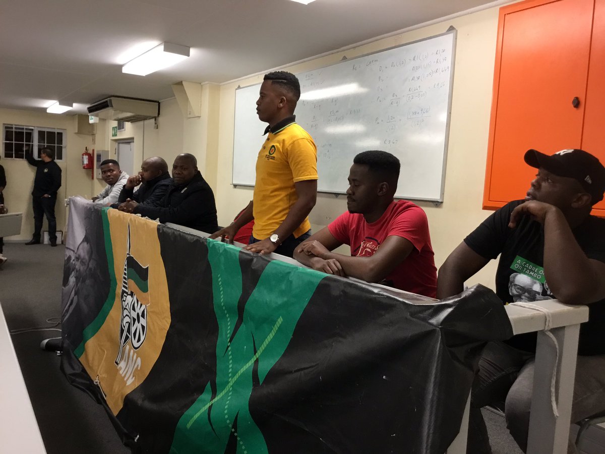 DrZweliMkhize's tweet photo. #ZweliMkhize at WSU East London campus tonight to deliver the ORTambo Memorial lecture https://t.co/ulCPzr5eCo