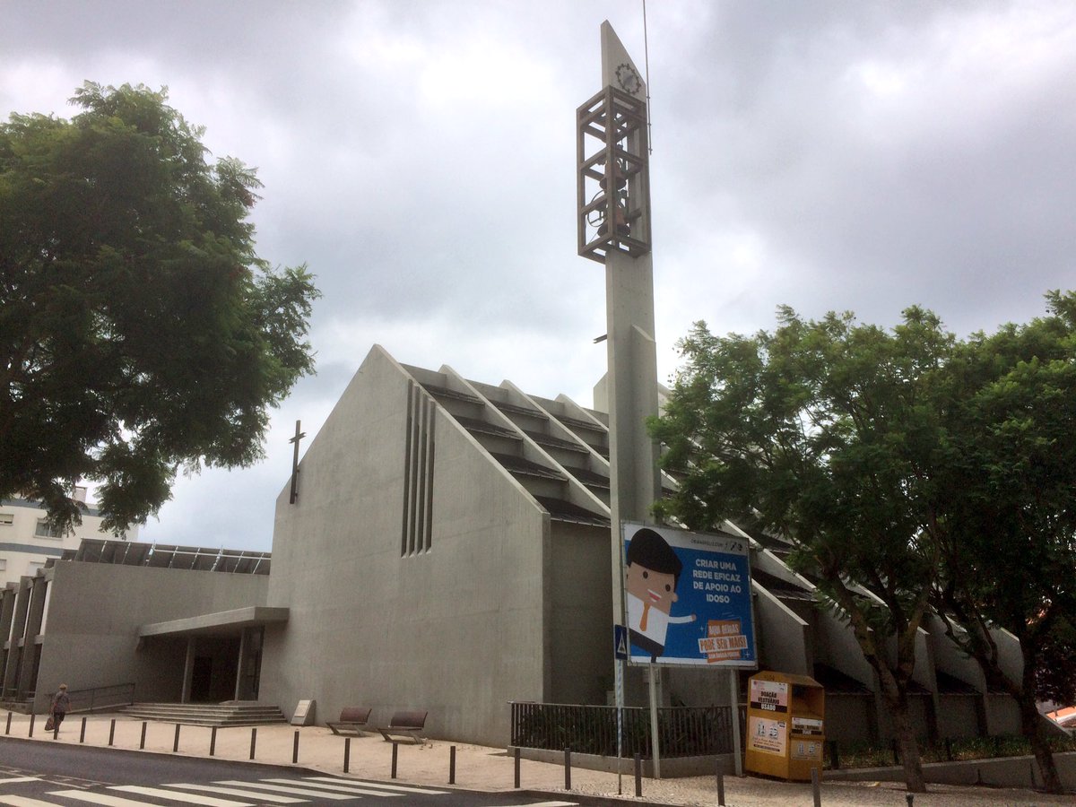 EngChurchPics's tweet photo. Abroad: #Brutalist church in #Queijas, #Portugal. Exterior. (1) https://t.co/19921cNbyN