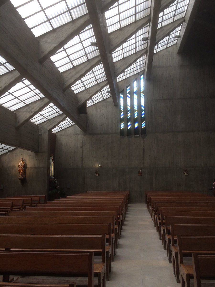EngChurchPics's tweet photo. Abroad: #Brutalist church in #Queijas, #Portugal. Windows. (3) https://t.co/GhX61rkYsn