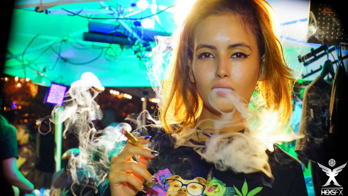 NugBrand's tweet photo. We know what you're wearing, but we want to know, what are you smoking on? 🍁 @ us! #NugBrand @HeksFx

https://t.co/36L2qTfd72 https://t.co/X750t4d9Vf