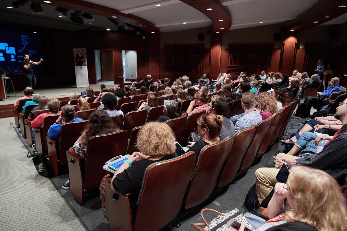 oueducation's tweet photo. Last weekend’s @iPadpaloozaOU was a huge success! Check out some pictures from the event. https://t.co/2pTVUMAeOs #iplzaOU https://t.co/HarkhBRgwA