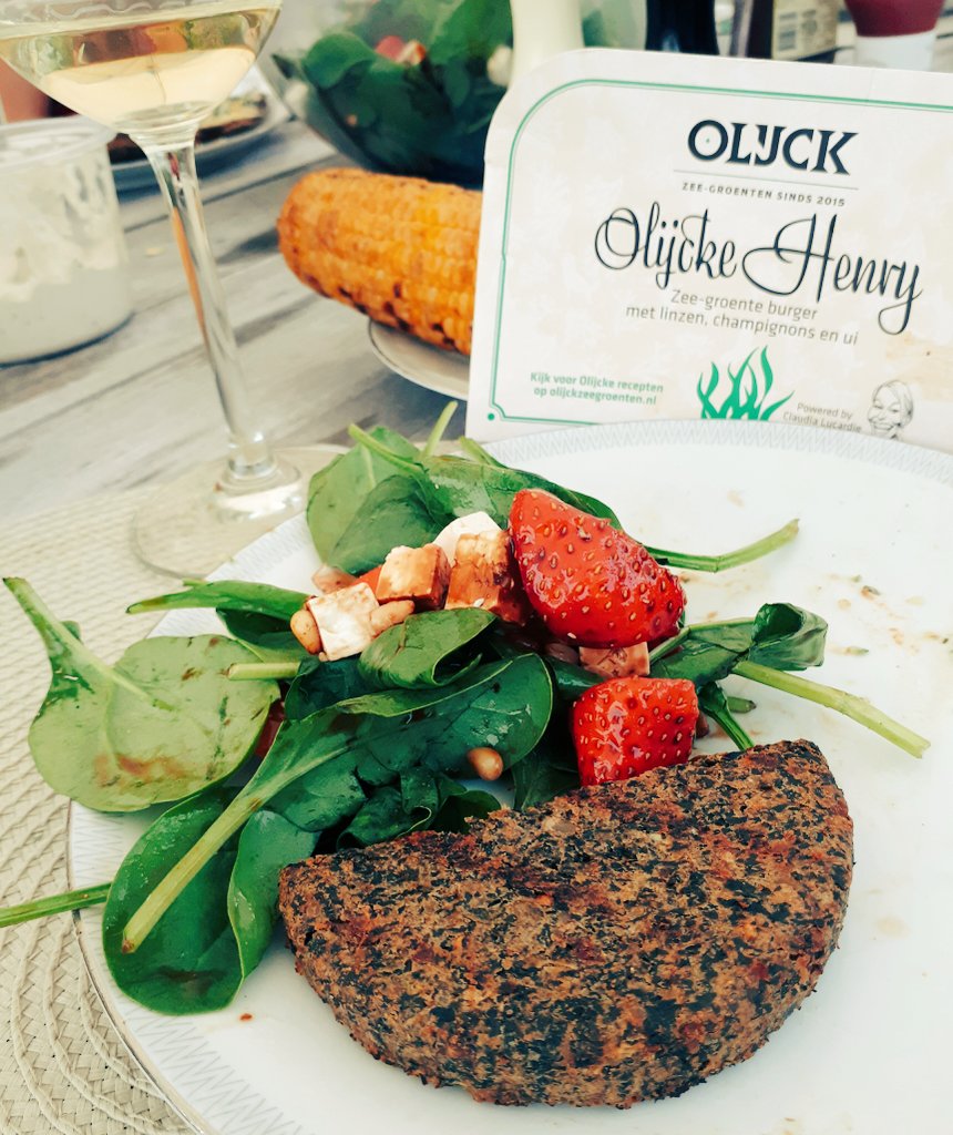 Lkeetels's tweet photo. Zomerse barbecue met deze Olijcke Henry burger #zeegroente  #teamuitje @Schuttelaar  #CircularSummerTip 29 https://t.co/8fZyNrp53z