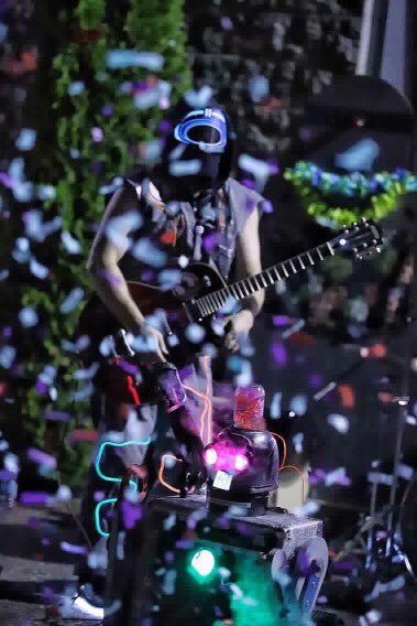 TheTsunamibots's tweet photo. @Groennfell thanks for hosting the @VTComicCon after party! Our circuits are still heated up!#vtcc #ComicCon #vtcomiccon #robots #surf https://t.co/KC5dkb4Cjg