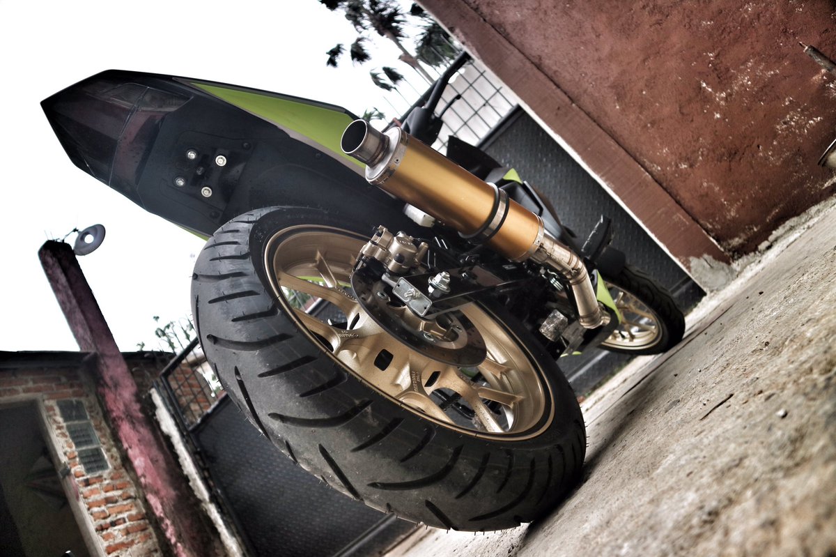 Kalalobacas's tweet photo. #GTR #Gtr150 #gtrmodif #gtrmodifikasi  #KALALOBACAS #motorbalap #bebeksuper #supragtr150 #supra #motorhonda https://t.co/gEJlj3iR13