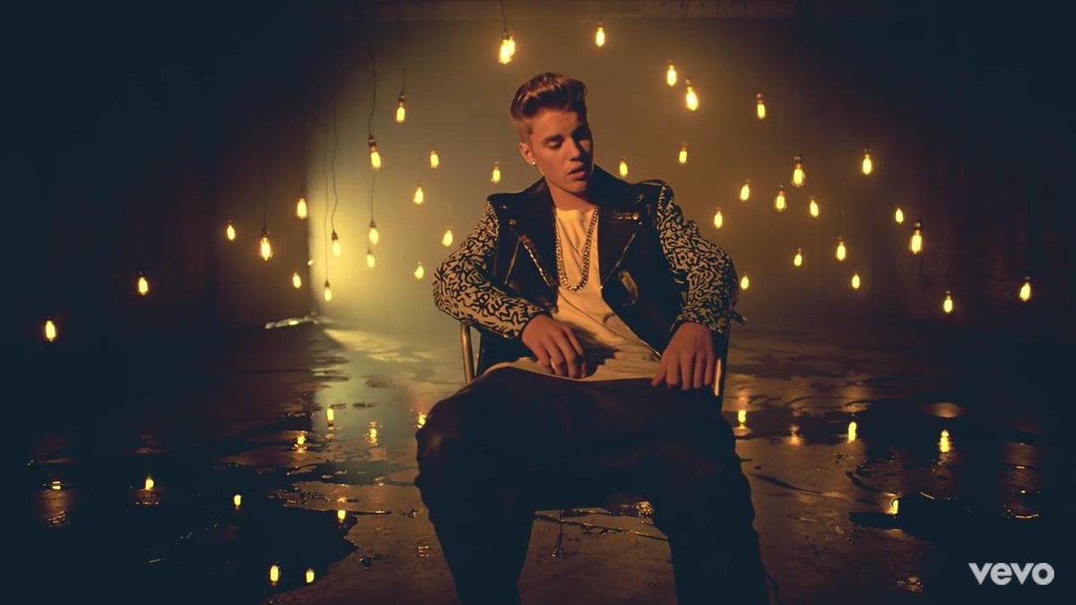 gayelovato92's tweet photo. uyumak istiyorum #DreamTVdeBüyükFinal #JustinBieber https://t.co/m5GXO4lZ1W