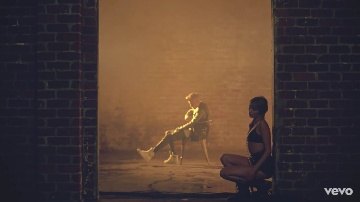 gayelovato92's tweet photo. uyumak istiyorum #DreamTVdeBüyükFinal #JustinBieber https://t.co/m5GXO4lZ1W