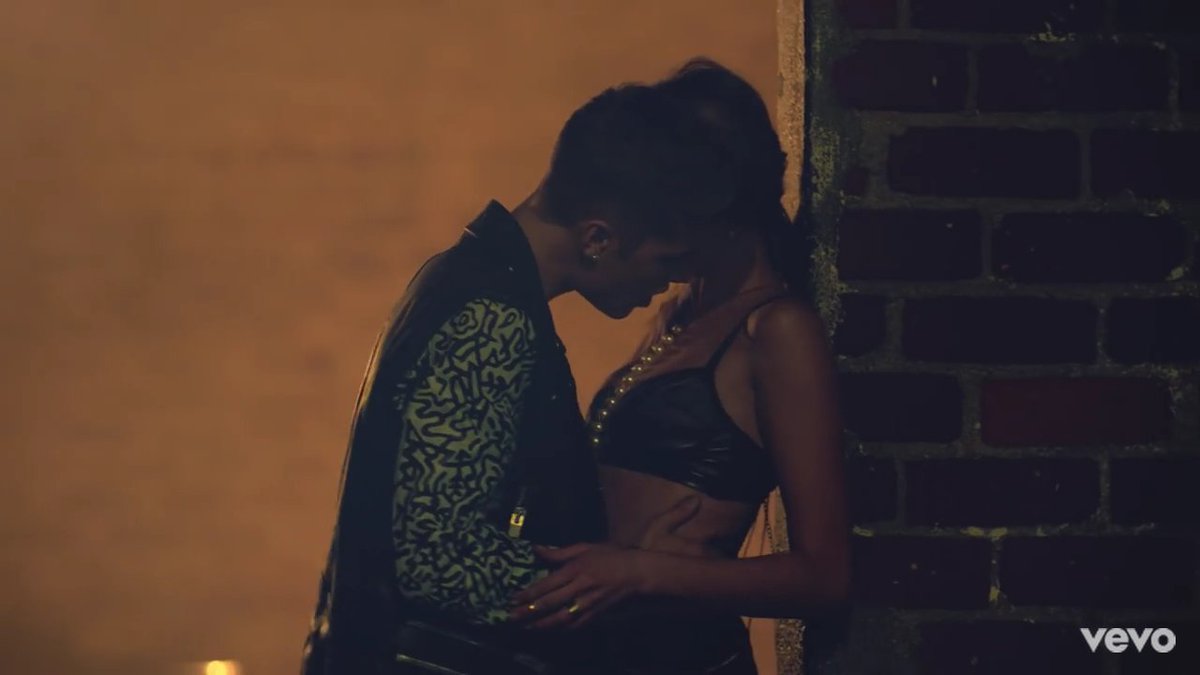 gayelovato92's tweet photo. uyumak istiyorum #DreamTVdeBüyükFinal #JustinBieber https://t.co/m5GXO4lZ1W