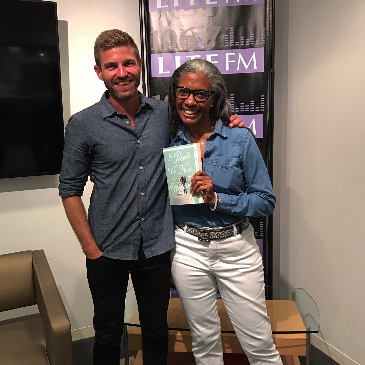 scohennnn's tweet photo. .@GrantGinder you are fab! Loved meeting you and talking about 'The People We Hate At The Wedding' 👰🏼🤵🏼on the #publiclibrarypodcast! https://t.co/vEckDBaDHq
