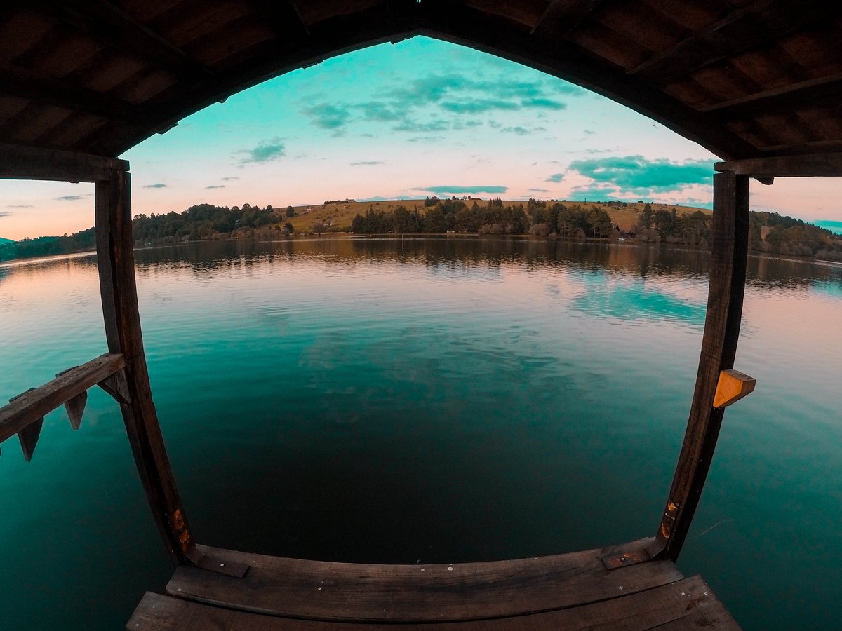 Luisooo8's tweet photo. Umécuaro y sus increíbles atardeceres!! #gopro #gopromx #top #sunset #blue #lake #amazing https://t.co/1TXu2UENGM
