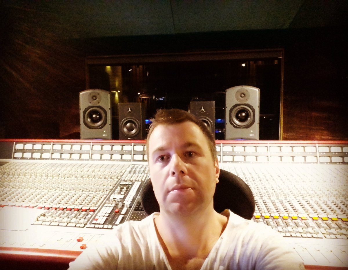 DimizMusic's tweet photo. Mixing new song! 
#ssl #studiojork #musicproduction 
#deephouse https://t.co/0jgQcGszlU