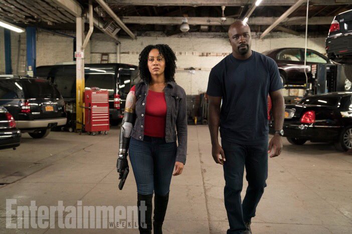 dharma69's tweet photo. Misty Knight: "Shiny bionic arm...cool."
Jaime Lannister: "What the...?!?"
#BionicBAE #MistyKnight #MistySoLit πͺπΎ #LukeCageSeason2 https://t.co/wKMCQE2i41