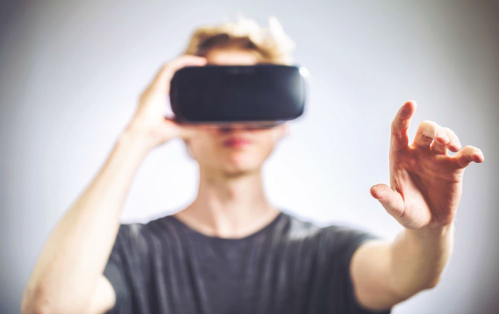 UploadSf's tweet photo. If you have extensive Unity experience and a passion for VR and AR, why not teach others? Read up below - 
https://t.co/GAib32pd0y https://t.co/UtV9cMhLFg