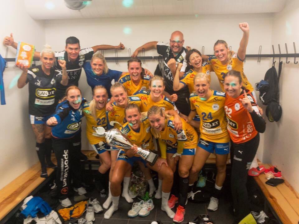 Stolt över det här gänget! Börjar säsongen med en ny titel i form av Supercupen! 💪🏻👏🏻😍