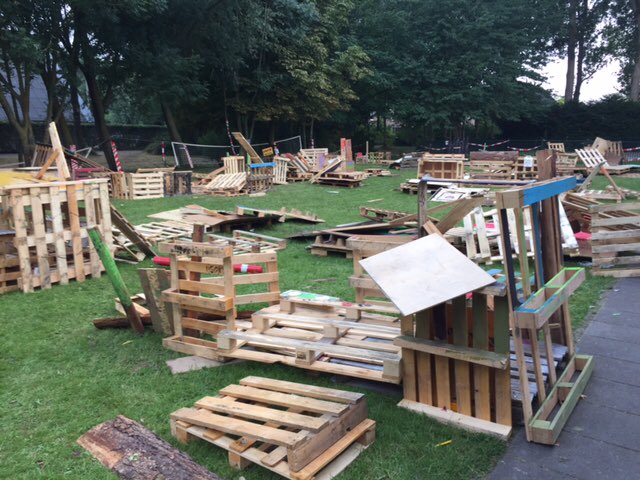 debeijumer's tweet photo. Vandalen vernielen #timmerdorp #beijum #Groningen @lijn6 @Beijumnieuws #rtvnoord #dvhn https://t.co/bMpziiHFc1