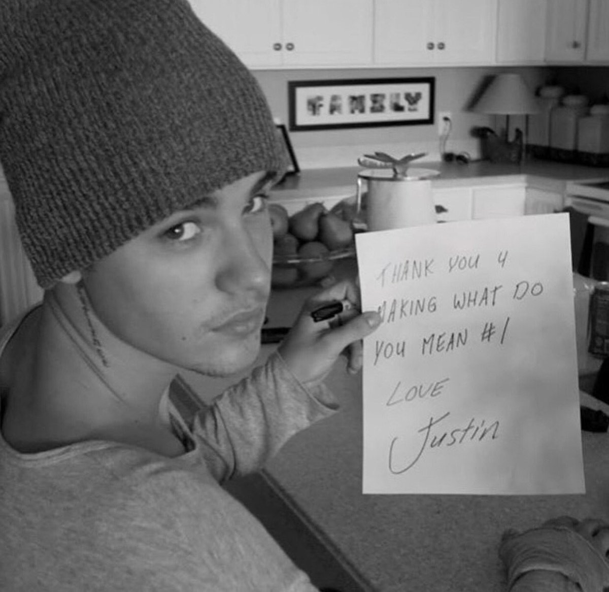 justnbiebertr's tweet photo. ah kalbim #DreamTVdeBüyükFinal #justinbieber https://t.co/t19KGi9e1F