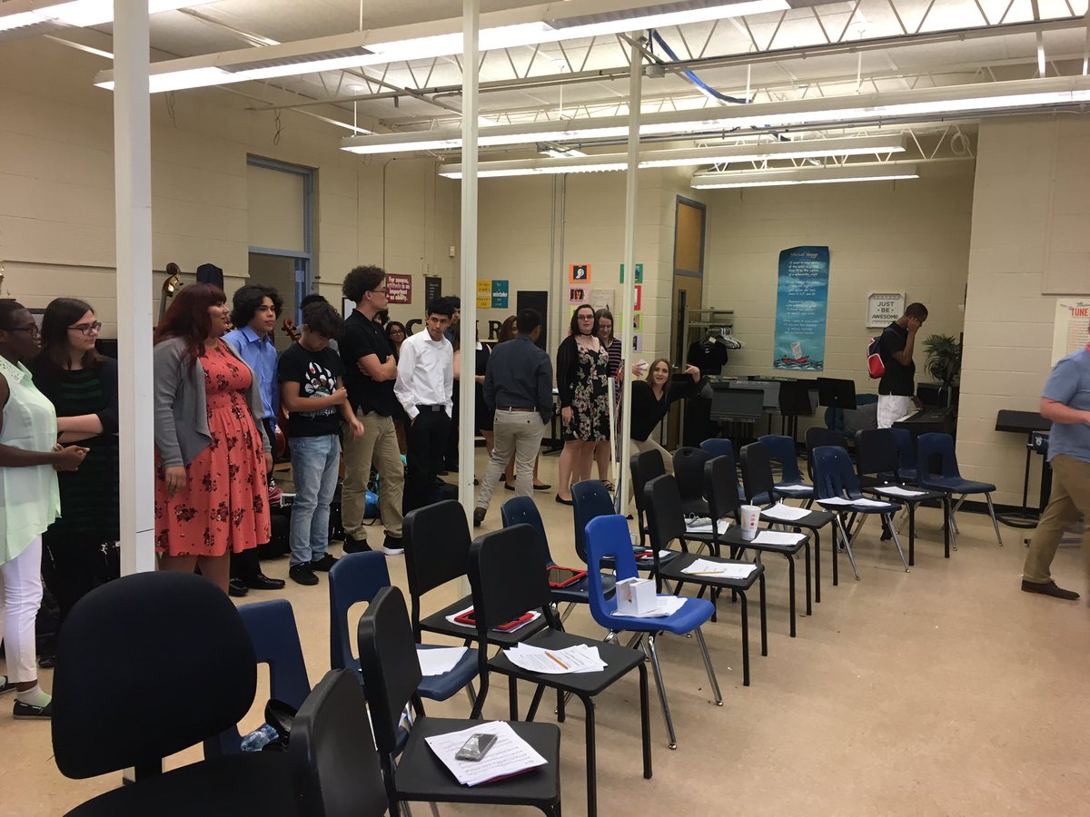 Ms_Tillson's tweet photo. Culture Sumposium! @ManorNewTech #mnths #titanup @funkdaddytweet #ourhouse #manorisd https://t.co/2Q8mgyimN6