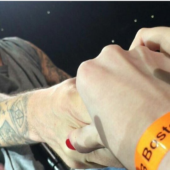 justinlovedgir2's tweet photo. hadi hızlı olun #DreamTVdeBüyükFinal #JustinBieber https://t.co/dyis2EdDSV