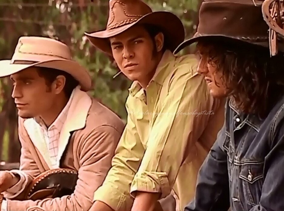 rey_baptista's tweet photo. Capturas del capítulo de mañana en #nova #pasiondegavilanes parte 1 #cap108 y 109 @PAOLAREYACTRIZ @DannaGarcia @MarioCimarro @juanbaptistad https://t.co/lqHc2M6wQm
