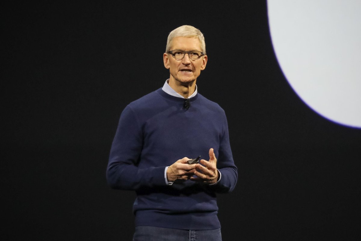 LucernaTec's tweet photo. Tim Cook vende 43 millones de dólares en acciones de Apple https://t.co/VcUrgeuj26 https://t.co/PgMmj9jEqi