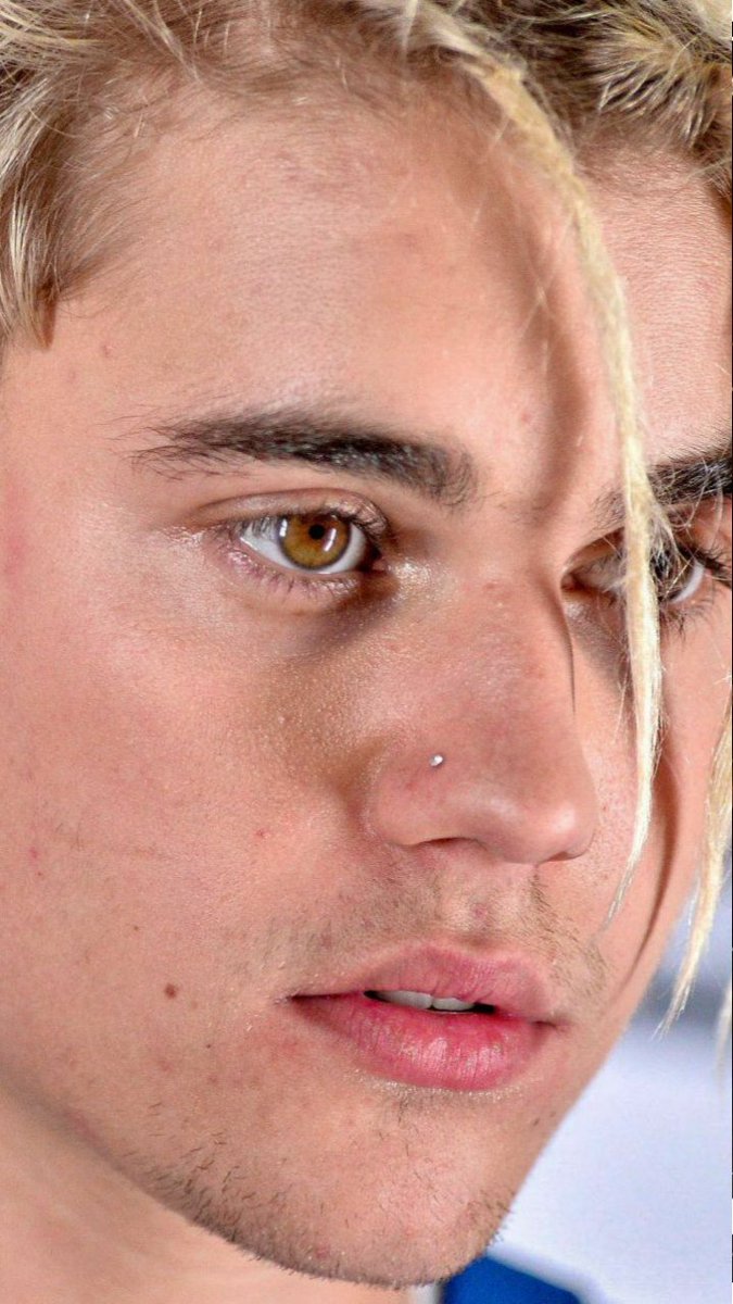 asldrewcyrus's tweet photo. justin'e top diyenlerin çoğu o grupta idollerini shipliyor ironik
#DreamTVdeBüyükFinal #JustinBieber https://t.co/r5x5nzfvNt