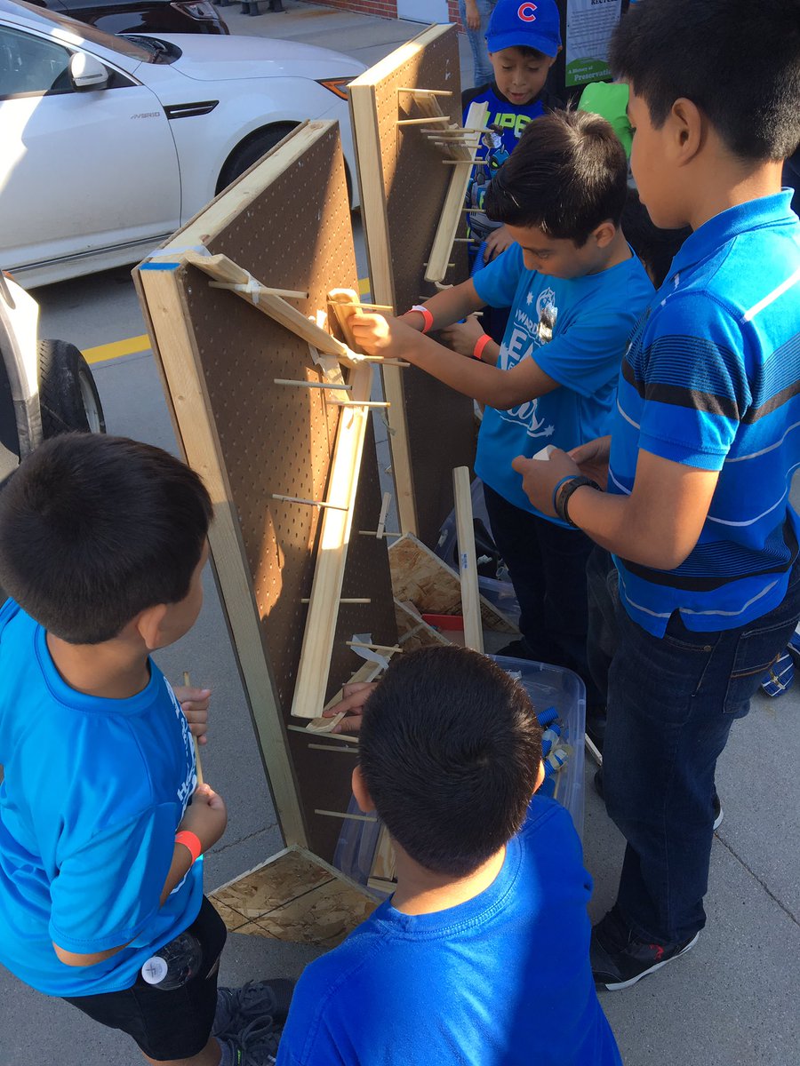 VaughnWildcats's tweet photo. We could be Makers all day long. @NEStateFair #thinkmakecreate @HowardGI https://t.co/x0sf6LgGUj