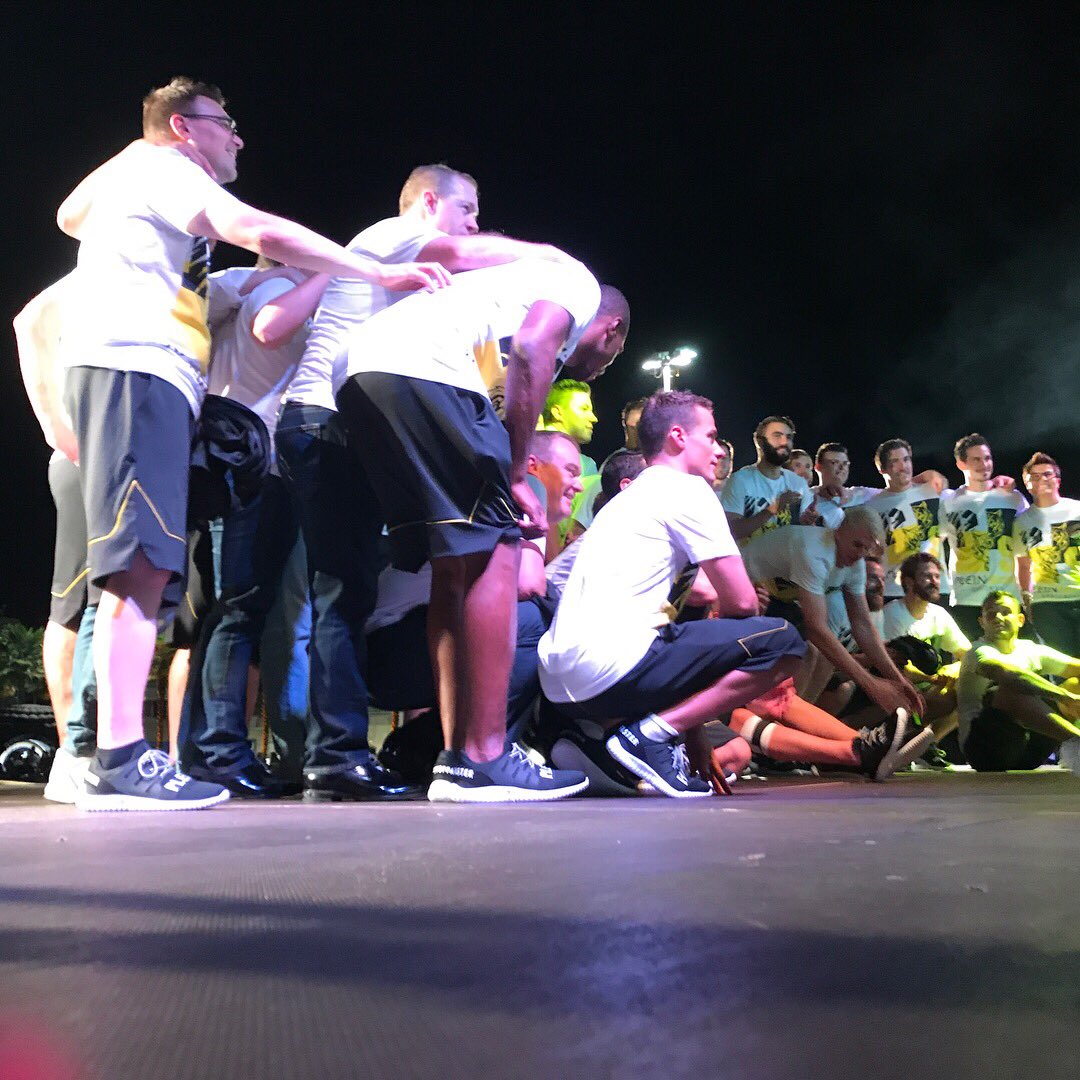 LaSamu12's tweet photo. Tears, hard work, anxiety and dedication: TEAM PRESENTATION 17/18 a big event ⚪️⚫️🔝 🙏🏼  to: who worked, who helped, who came, who enjoyed it https://t.co/kvScL8a2QE