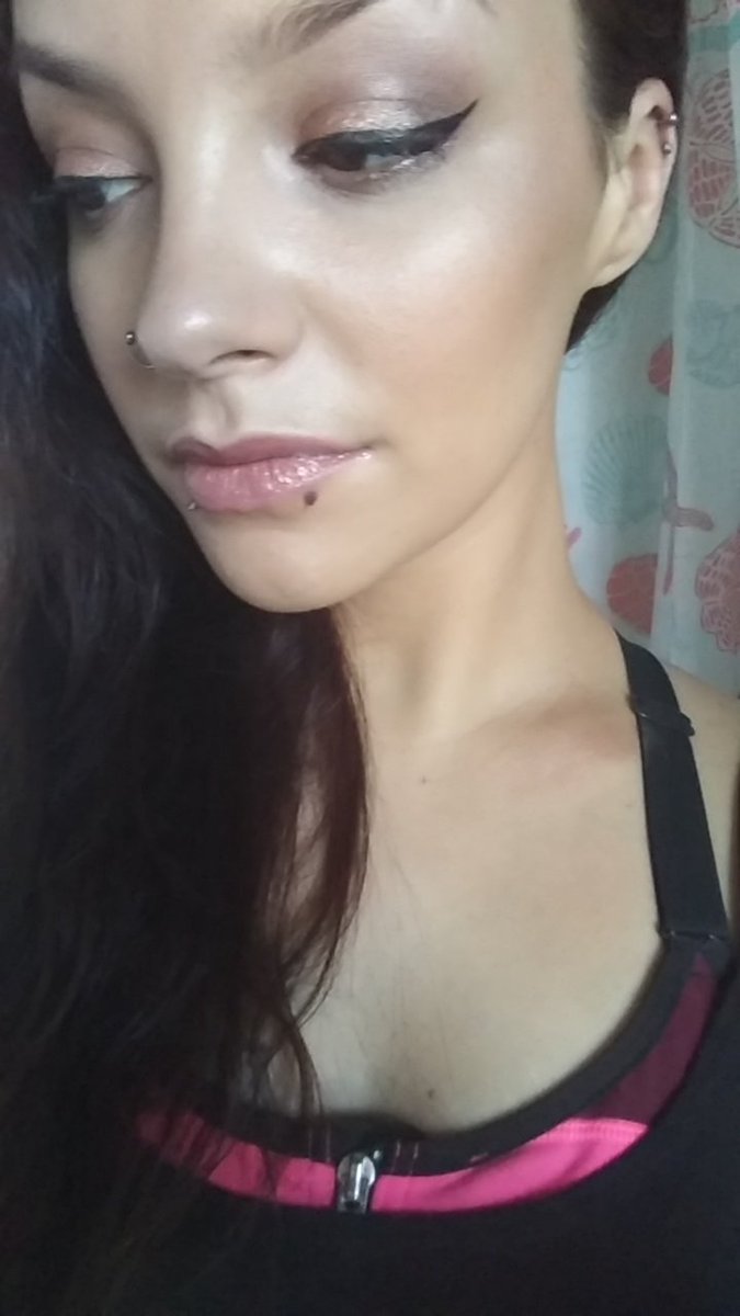 ToxicBeauty27's tweet photo. Would you believe this is all $1 makeup!? #Video #ComingSoon https://t.co/vWdRRsZyxR