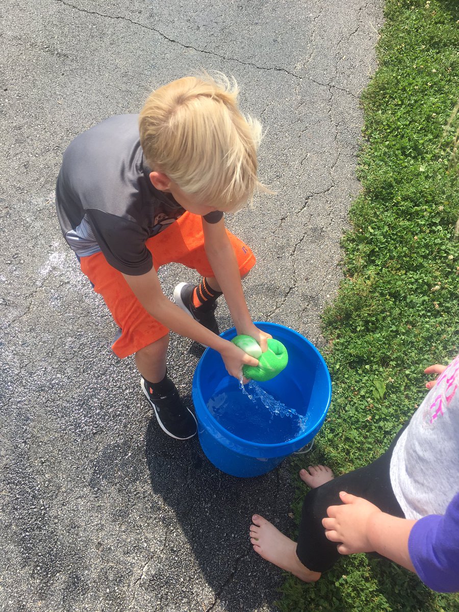 SWECareClub's tweet photo. Some fun with water today! https://t.co/U2q4MdPzxM