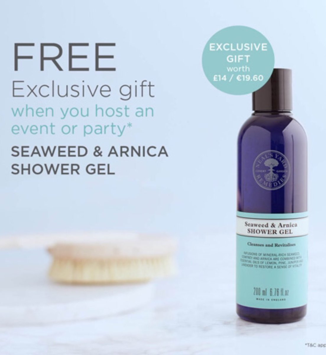 hmilroynyr's tweet photo. Superb free gift when you host a party! Exclusive.  Why not get the first look at our Winter brochure incl gift sets 💙book your party soon! https://t.co/0iP37jXowR