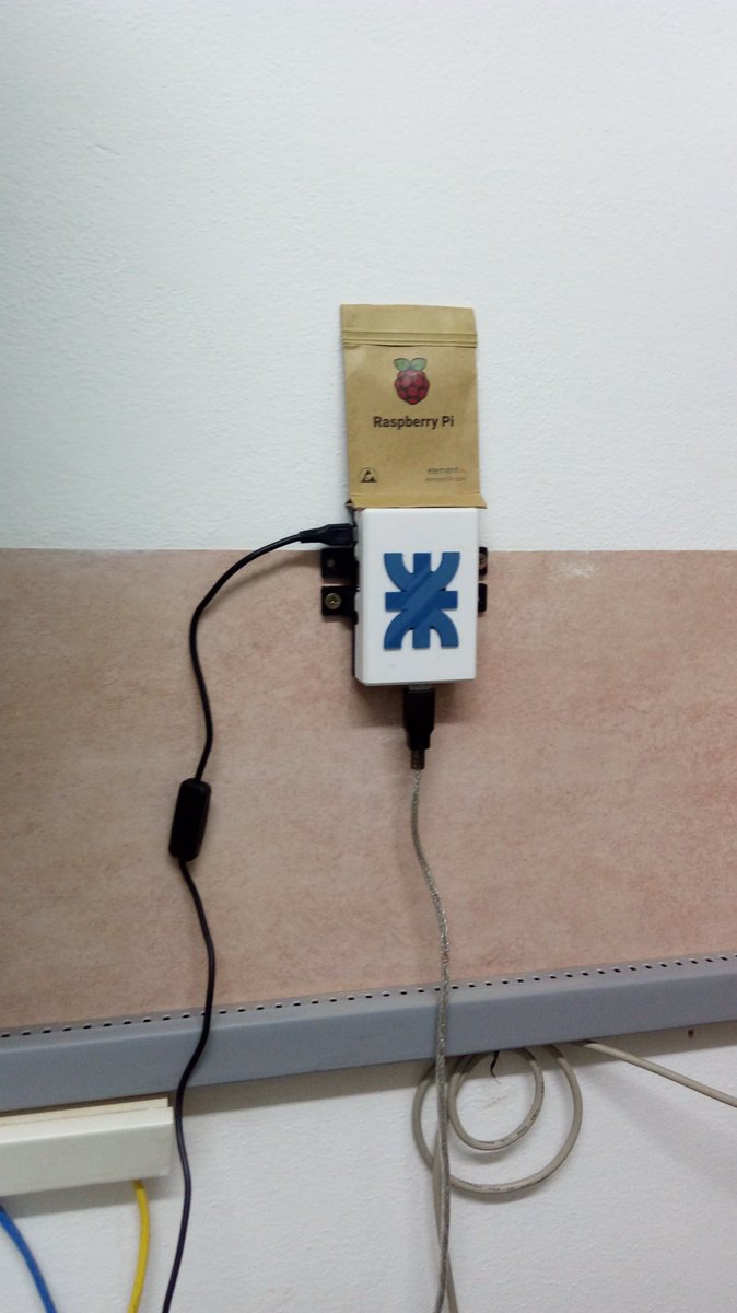 nicolasrocchia's tweet photo. Y funciona!! No al 100% aun, pero funciona!!! #RaspberryPi3 #Raspbian #Python #TomaDeDatos #PanelesSolares
#UTN https://t.co/tclOkjs6Zs