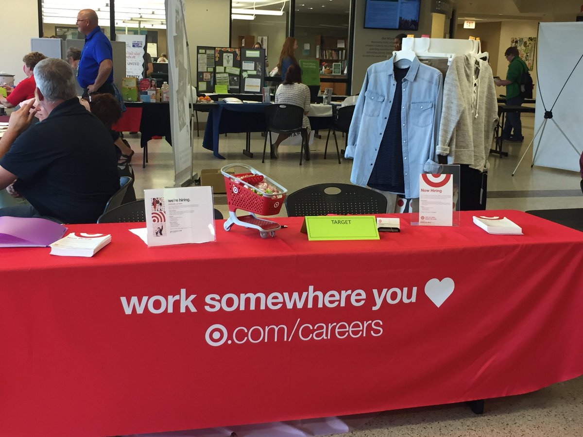 BrendaStew_art's tweet photo. At Minnesota State College Southeast looking for some great talent #T1522 @Paige_Kristine @Jess_BurdickTGT https://t.co/liuIRiMDcz